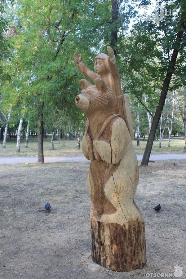 У Запоріжжі статуя вбила дівчинку: керівництво парку знайшло відмазку